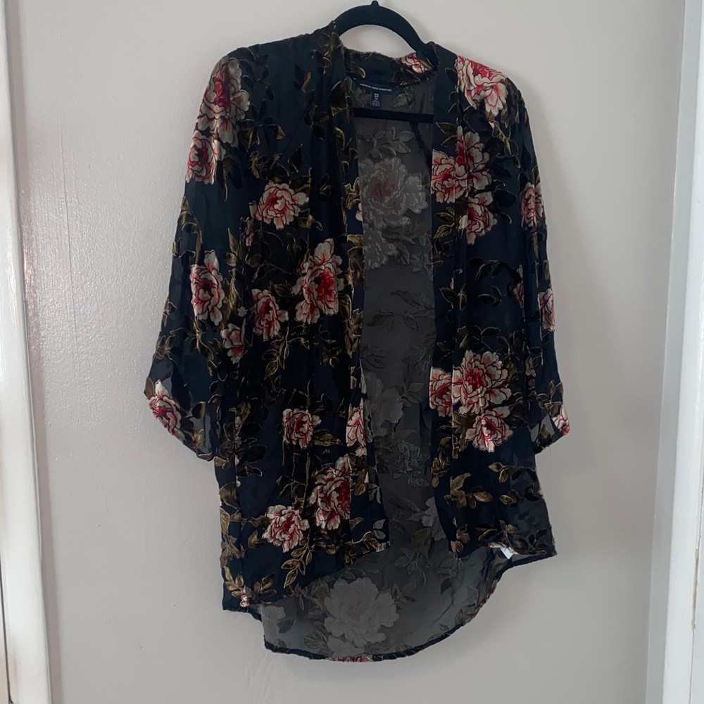 American Eagle Outfitters Black Floral Kimono Jacket